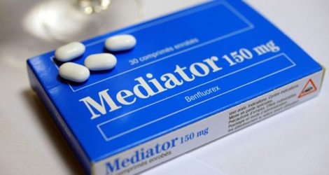 Les laboratoires Servier et l'Agence du médicament renvoyés devant le tribunal dans le volet principal du scandale du Mediator 