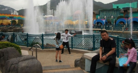 Le parc d'attraction Ocean Park de Hong Kong dans lequel est mort un jeune homme de 21 ans lors de sa participation à l'attraction baptisée «Enterré vivant».