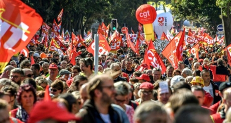 Des manifestants lors d'une journée de manifestation contre la réforme du code du Travail le 12 septembre 2017 à Lille.
