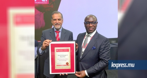 Le prix de la «Most Innovative African Stock Exchange of the year» a été remis au «Chief Executive» de la Bourse de Maurice, Sunil Benimadhu, lundi 18 septembre.