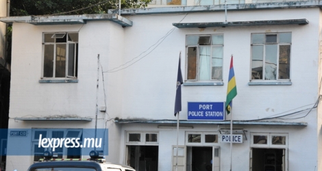 La police du port a été mandée sur les lieux pour enquêter sur le drame à bord du «ETC MENA».
