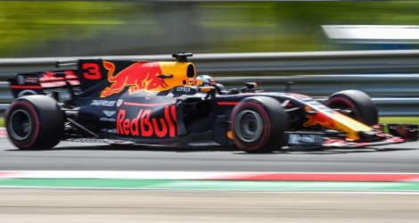 Red Bull a dévoilé en mars 2016 un projet visant à créer une voiture de sport de «nouvelle génération» en collaboration avec Aston Martin, la Valkyrie.