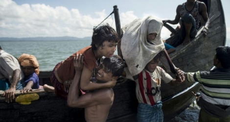 Des milliers de Rohingya tentent toujours de fuir l'Etat Rakhine en Birmanie où les autorités assurent que la stabilité est revenue.