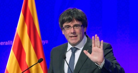 Le dirigeant sécessionniste de la Catalogne Carles Puigdemont, photographé le 2 octobre 2017 à Barcelone, a laissé entendre qu'il allait déclarer l'indépendance si Madrid refusait une médiation .