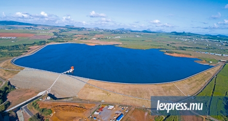 Le Bagatelle Dam a une capacité de stockage d’environ 15 millions de m3  d’eau.