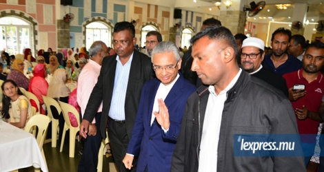 Le chef du gouvernement était présent, ce mercredi 1er octobre, à une céromonie organisée à l’intention des pèlerins revenus du hajj.