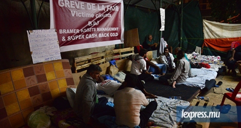 Grève de la faim des clients des plans SCBG et Bramer Asset Management en mai.