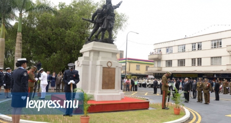Plusieurs ministres se sont rendus au War Memorial, à Curepipe, ce dimanche 12 novembre.