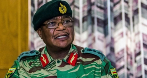 Le chef de l'armée zimbabwéenne, le général Constantino Chiwenga, le 13 novembre 2017 à Harare 