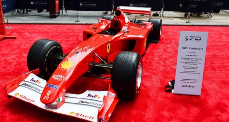 Une Ferrari pilotée par Michael Schumacher s'est vendue 7,5 millions de dollars, un record pour une Formule 1 moderne.