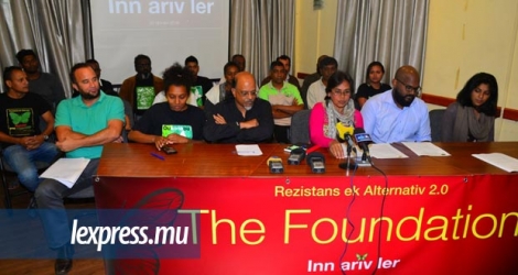 (Photo d'illustration) Les membres de Rezistans ek Alternativ étaient face à la presse ce samedi 2 décembre.