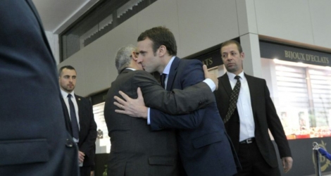 Le chef de l'Etat français Emmanuel Macron, alors candidat à l'élection présidentielle, lors d'un déplacement à Alger le 13 février 2017.
