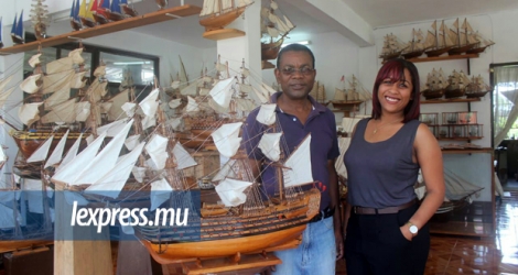 Aurélie et Harel Célestin vouent une véritable passion à la fabrication de maquettes de bateau.