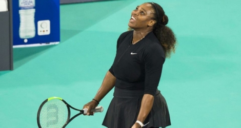 Serena Williams lors de son match l'opposant à Jelena Ostapenko pendant le tournoi-exhibition d'Abou Dhabi le 30 décembre 2017.