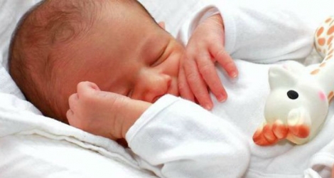 Quelque 3.500 nouveau-nés meurent chaque année dans leur sommeil aux Etats-Unis.