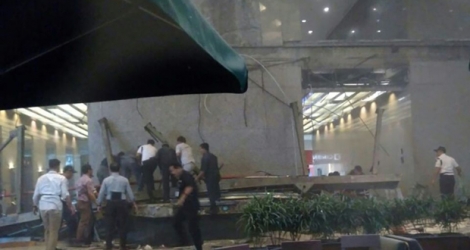 Un étage intérieur d'un immeuble de la Bourse de Jakarta s'est effondré lundi 15 janvier.