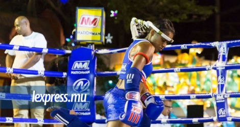 À 33 ans, Ranini Cundasawmy est la championne du monde en titre de boxe thaïe.