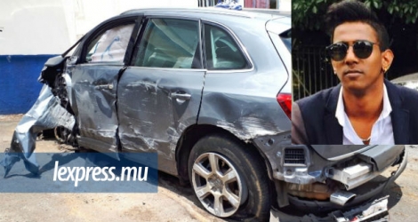 La voiture que conduisait Sohail Sesungkur (en médaillon), réduite en un amas de ferraille, se trouvait hier après-midi dans la cour du poste de police de Rose-Hill.