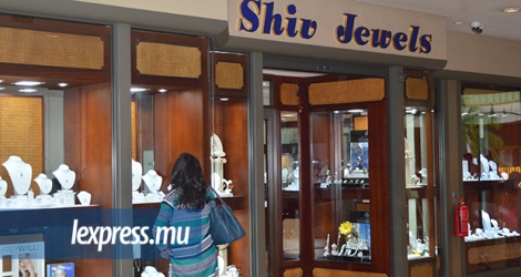 La bijouterie Shiv Jewels se trouve à Dias Pier, au Caudan.