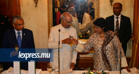 Pravind Jugnauth et Ameenah Gurib-Fakim ont déjeuné avec le président de l’Inde à la State House, ce lundi 12 mars.