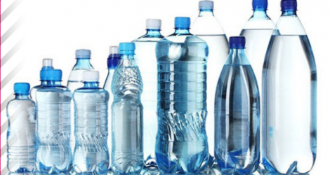 (Photo d’illustration) Des chercheurs ont testé l’eau de plus de 250 bouteilles dans neuf pays, dont le Liban, l’Inde et les États-Unis.
