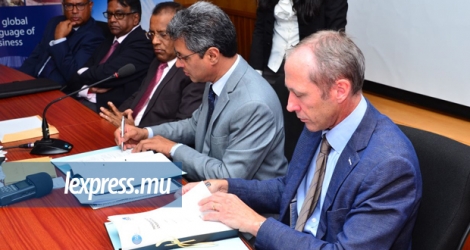 SME Mauritius a signé un protocole d’entente, ce lundi 26 mars, avec GS1 Mauritius, société subsidiaire de la Chambre de commerce et d’industrie de Maurice. (© Rishi Etwaroo)
