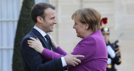 Emmanuel Macron recevant Angela Merkel à l'Elysée, le 16 mars 2018.