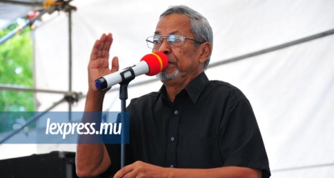 Le syndicaliste Jack Bizlall a eu droit à une «standing ovation» ce mardi 1er mai. © Sumeet Mudhoo