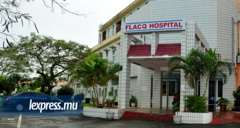 L’homme de 47 ans a été admis à l’hôpital de Flacq.