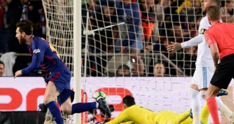 La star du Barça Lionel Messi a marqué le 2e but de son équipe contre le Real Madrid, lors du clasico disputé au camp Nou, le 6 mai 2018.
