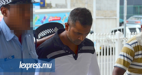 Kreshansing Rameet, qui a été présenté devant la cour de district de Port-Louis ce lundi 7 mai, reste en cellule jusqu’au 14 juillet.