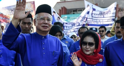 Najib Razaj, alors Premier ministre de Malaisie, et son épouse Rosmah Mansor, à Pekan le 28 avril 2018.
