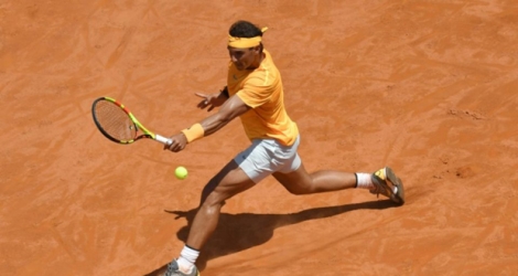 Rafael Nadal face à l'Italien Fabio Fognini au Masters de Romme, le 18 mai 2018.