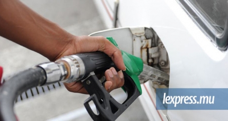 Le prix de l’essence et du diesel est désormais de Rs 52 et Rs 41,90, respectivement, à la pompe. 