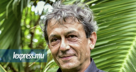 Jean-Luc Schneider, éditeur de la maison réunionnaise Des bulles dans l’océan.
