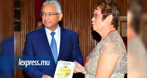 Le Premier ministre a participé, ce jeudi 31 mai, au lancement du livre de Me Marie Lourdes Lam Hung, intitulé «Doing Business in Mauritius». 