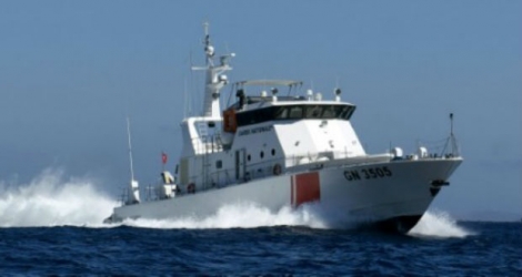 La marine tunisienne a repris ses recherches lundi au large de la région de Sfax (sud) dans l'espoir de retrouver d'éventuels survivants, ou de nouveaux corps.