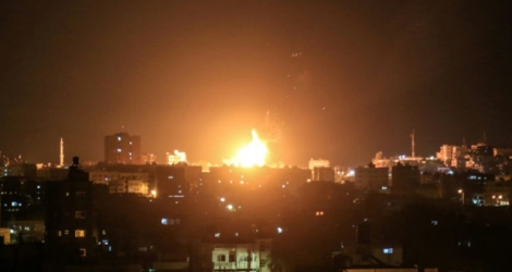 Explosion sur la ville de Gaza lors de frappes aériennes israéliennes