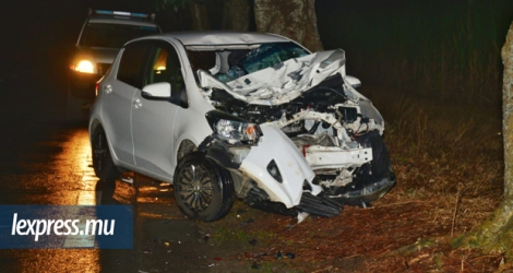 La voiture que conduisait Meenesh Reddy Luthmoodoo a été complètement endommagée suivant l’impact.