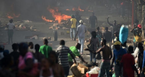 Des barricades érigées par des manifestants, le 6 juillet 2018 à Port-au-Prince, en Haïti 