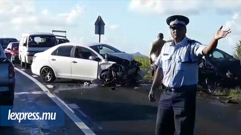 Au total, quatre véhicules ont été accidentés ce lundi 9 juillet.