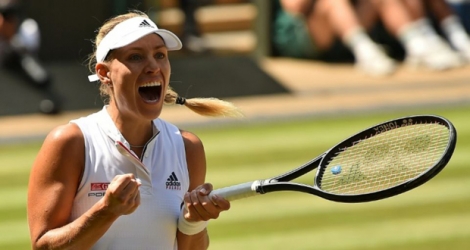 La joie de l'Allemande Angelique Kerber après sa victoire en demi-finales de Wimbledon face à la Lettone Jelena Ostapenko, le 12 juillet 2018.