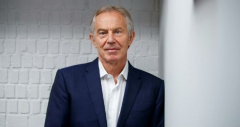 L'ancien Premier ministre britannique Tony Blair posant avant une interview avec l'AFP, dans laquelle il réclame un nouveau vote sur le Brexit, le 17 juillet 2018 à Londres.