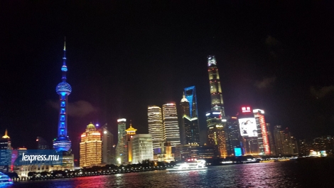 C’est à «Bund», quartier se trouvant à proximité de la rivière Huangpu, que Shanghai s’impose en ville lumière.