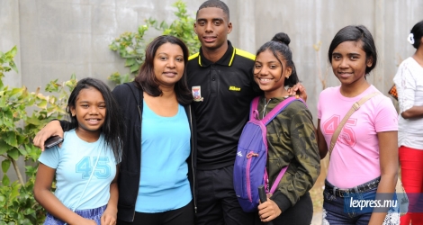 La famille Michel ne manque jamais une occasion  de se rendre au stade pour soutenir Loic (au centre).