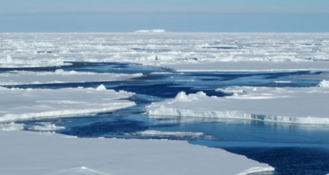 Dans l’Arctique, le premier été sans banquise devrait avoir lieu avant le milieu du siècle, selon des chercheurs.