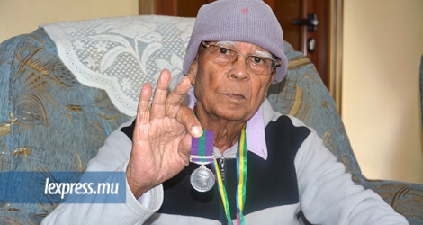 Nuhnun Ramnawaj a soigneusement préservé ses médailles.