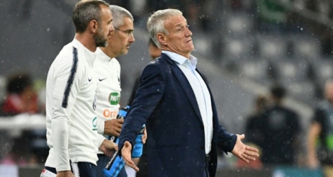 Le sélectionneur des Bleus Didier Deschamps (d) lors du match contre l'Allemagne en Ligue des nations, le 6 septembre 2018 à Munich