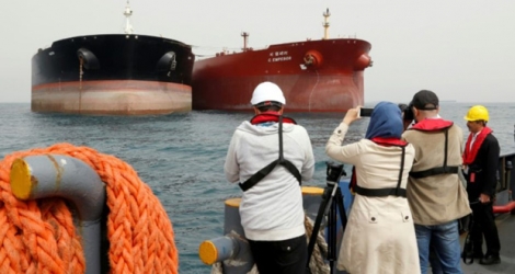 Un pétrolier iranien et un pétrolier sud-coréen amarrés dans l'Ile de Khark, une île iranienne du Golfe.