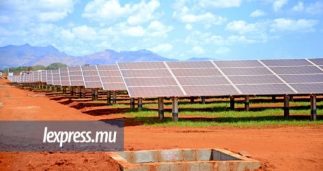 Les panneaux photovoltaïques de Voltas Yellow Ltd à Solitude produiront de l’électricité d’une puissance de 15 MW.